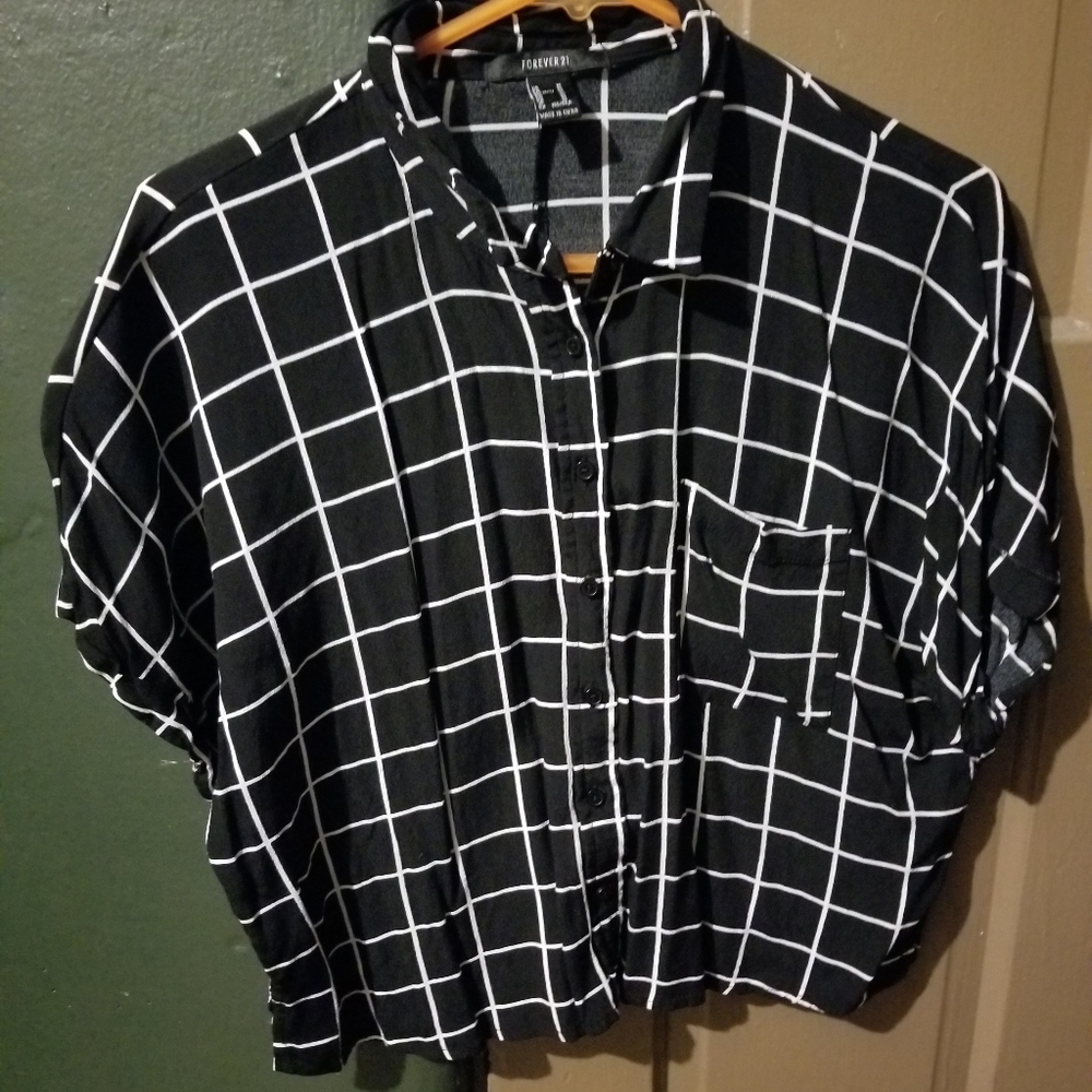 Forever 21 Black Crop Button Down Shirt.